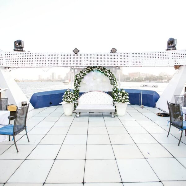 Dream Yacht - Image 4