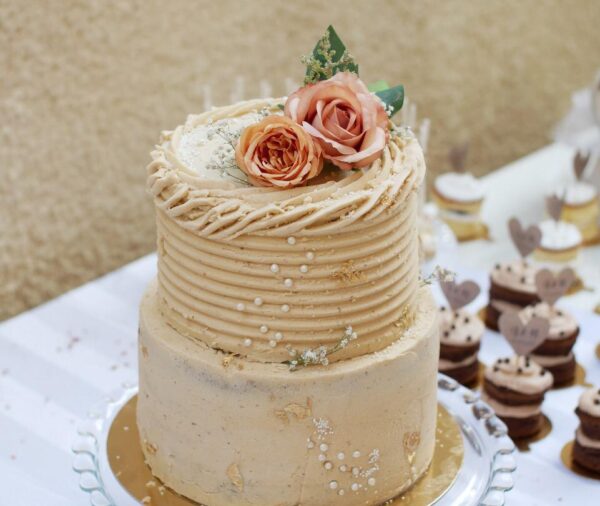 Simply Elegant cake by Hanavio