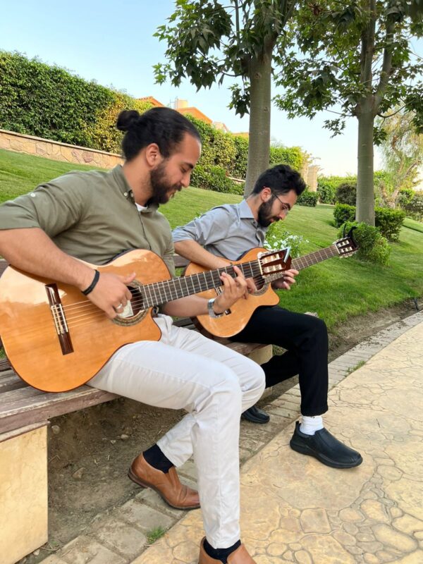 K.azabb guitariest - Image 3