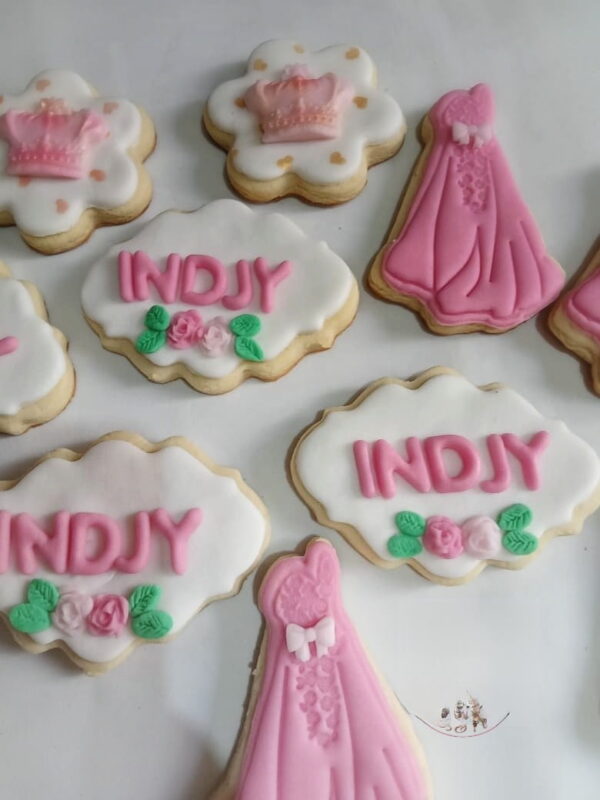Wedding Box 3 By Cookies & Flowers - Image 2